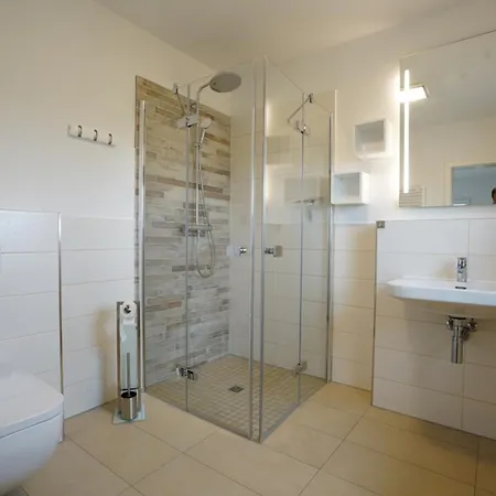 Wassergeist Mit Schwimmbad Holiday home Hohen Wieschendorf